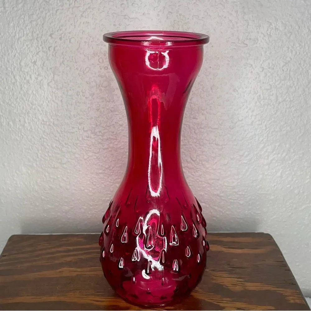 Greenbrier International Textured Pink Strawberry Glass Vase
